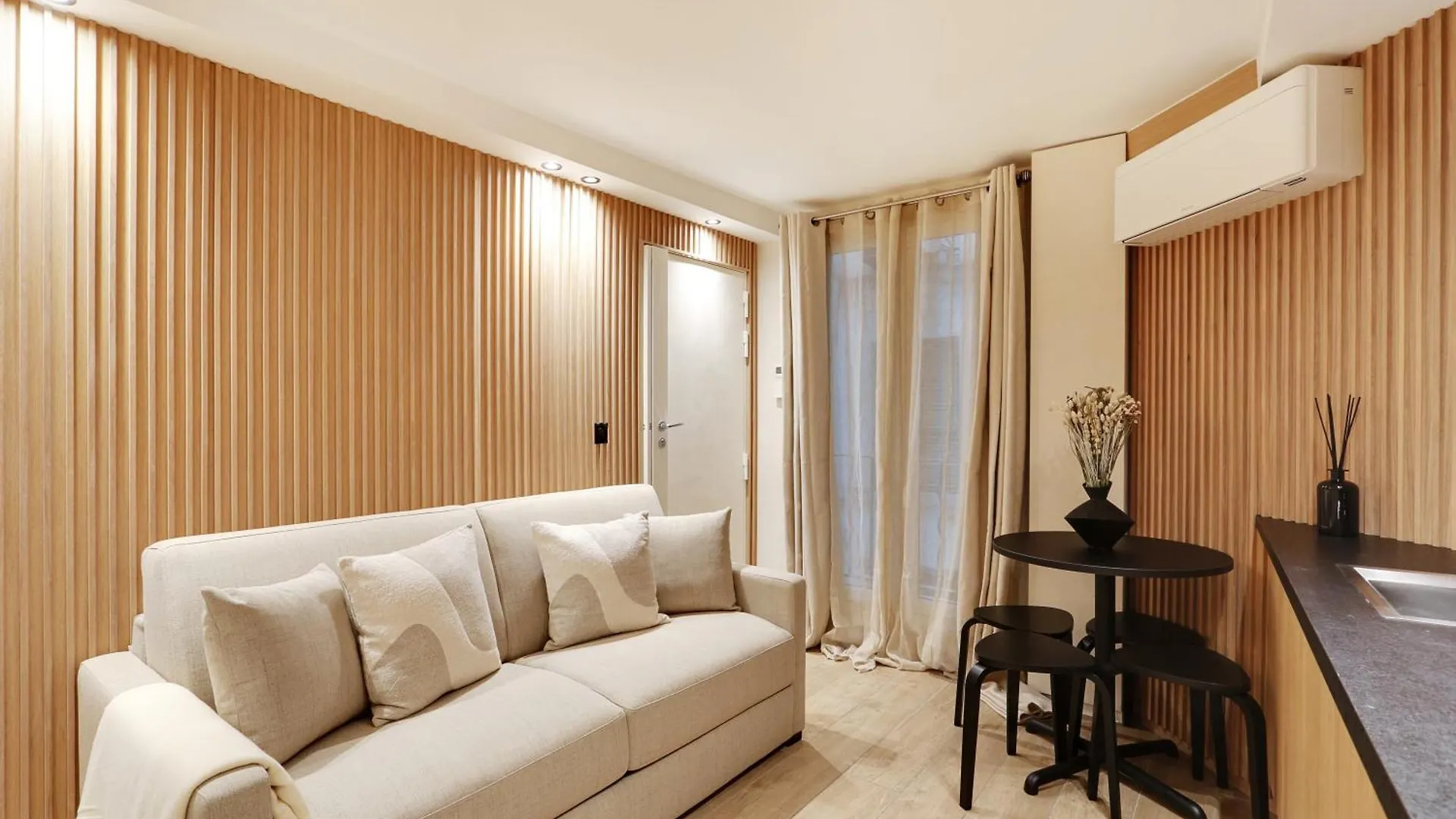 Appartamento Pick A Flat's In Odeon - Rue Saint Andre Des Arts Parigi